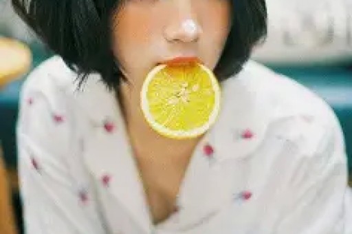 曝某知名女演员婚内出轨拍戏时与剧组男星乱搞被前夫当场抓包